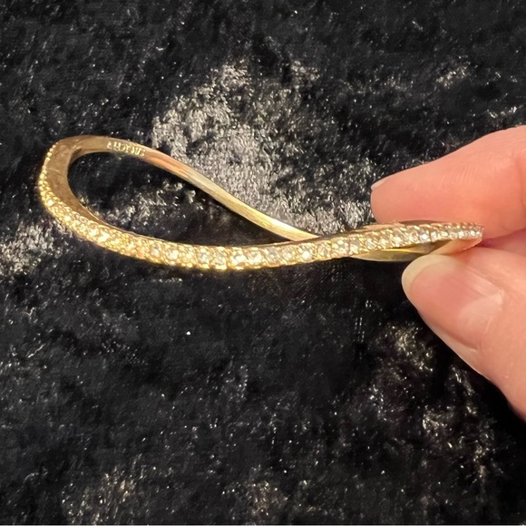 J.CREW GOLD WAVY PAVE CRYSTAL BRACELET EUC - Picture 2 of 9